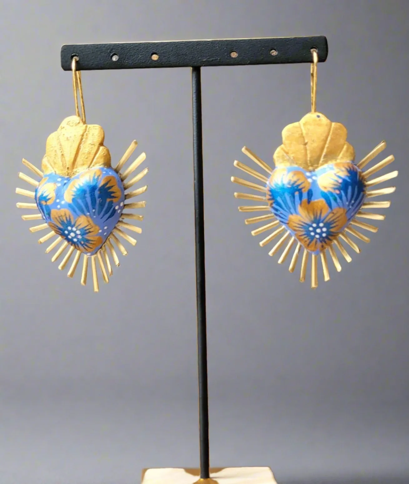 Milagrito blue heart/flowers earrings