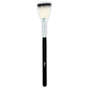 Mine. Deluxe Soft Highlight Fan Brush