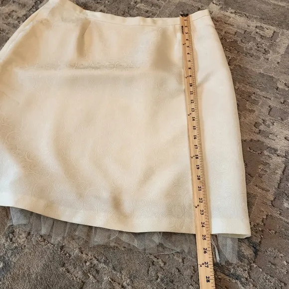 NWT i.e woman ivory mesh skirt
