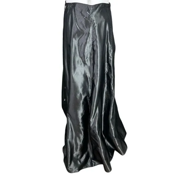 R &amp; K EVENING Elegant Grey Metallic Satin Skirt Size 8