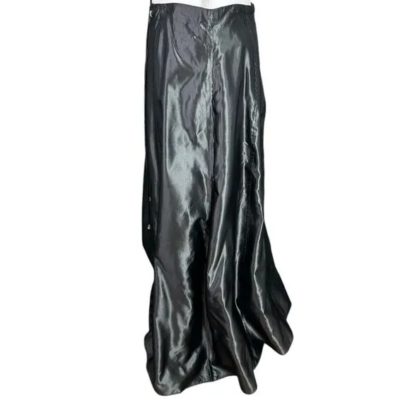 R &amp; K EVENING Elegant Grey Metallic Satin Skirt Size 8