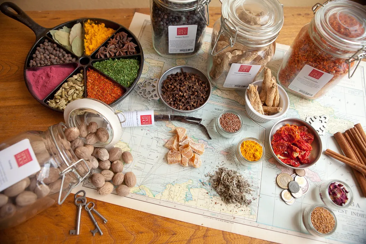Red Cardamom, Whole (Cao Guo)
