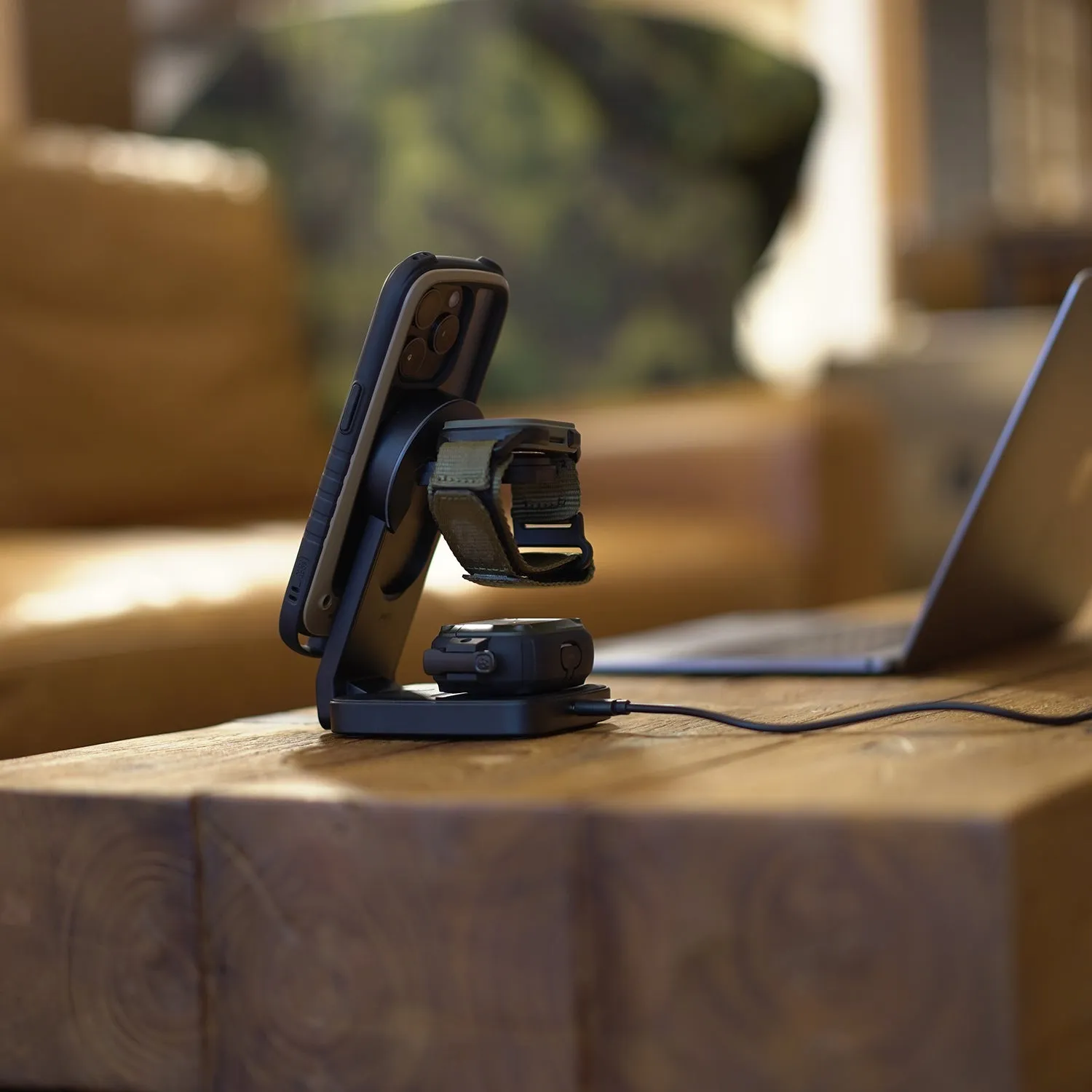 ROOT CO. | ルート　PLAY EZ Fold - 3 in 1 Mag Safe Charging Station (ブラック)