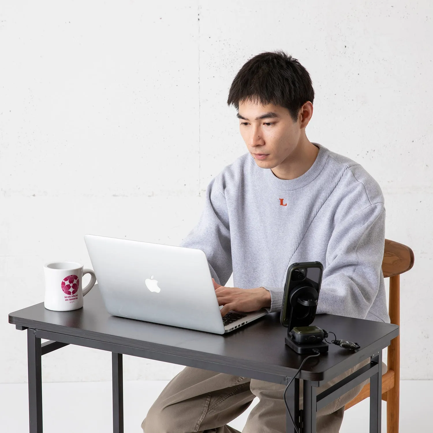 ROOT CO. | ルート　PLAY EZ Fold - 3 in 1 Mag Safe Charging Station (ブラック)