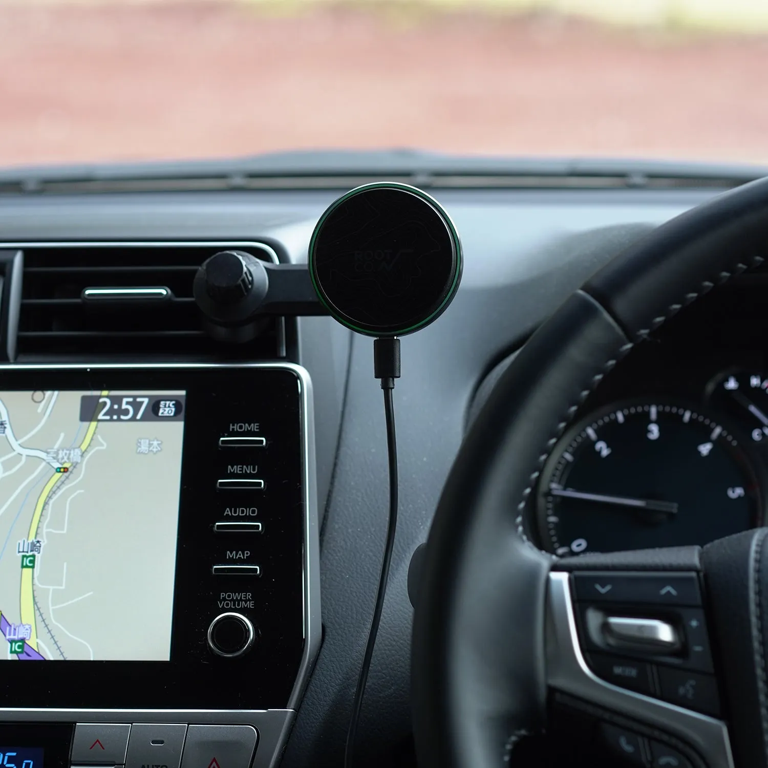 ROOT CO. | ルート　PLAY EZ1 MagSafe Wireless Car Charger(ブラック)