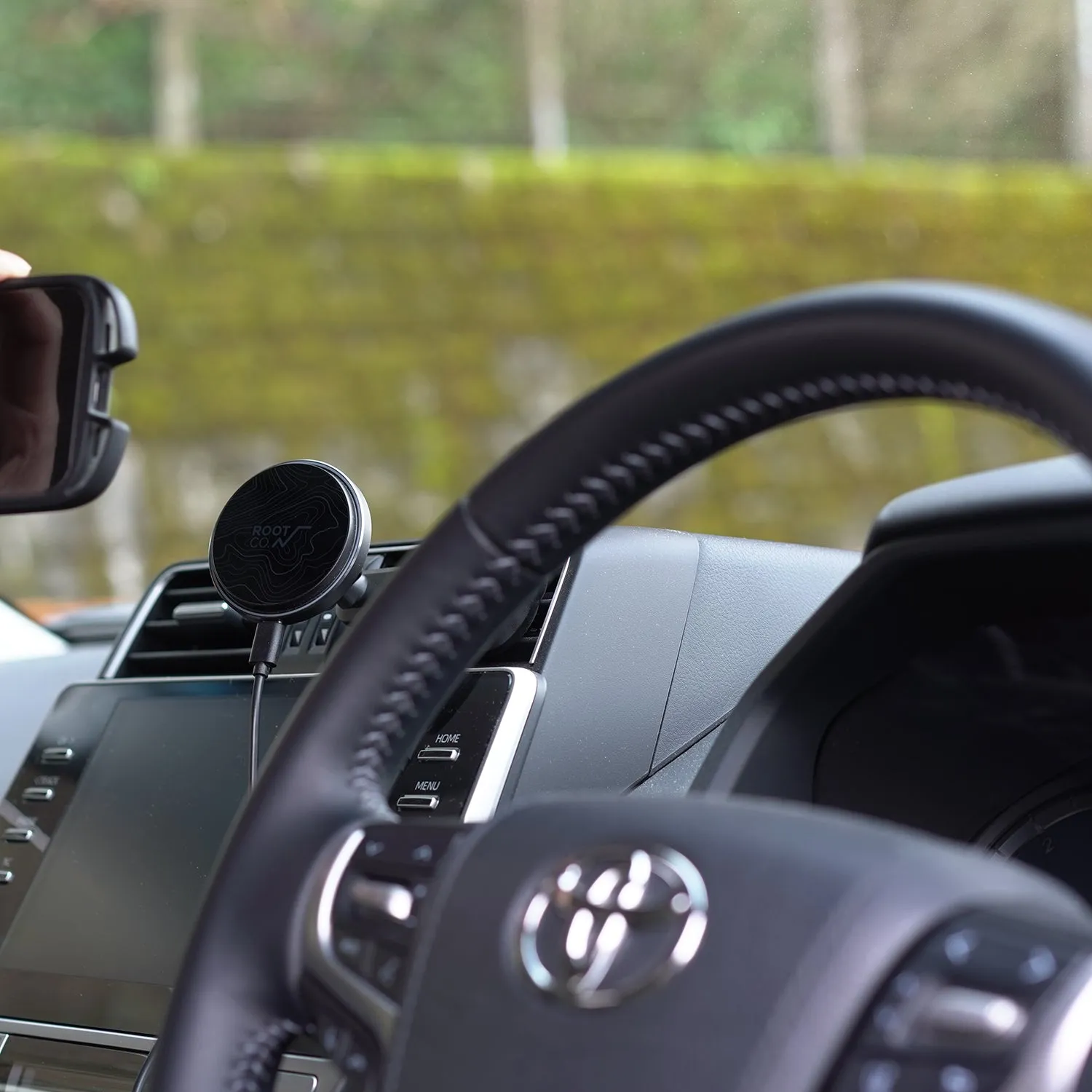 ROOT CO. | ルート　PLAY EZ1 MagSafe Wireless Car Charger(ブラック)