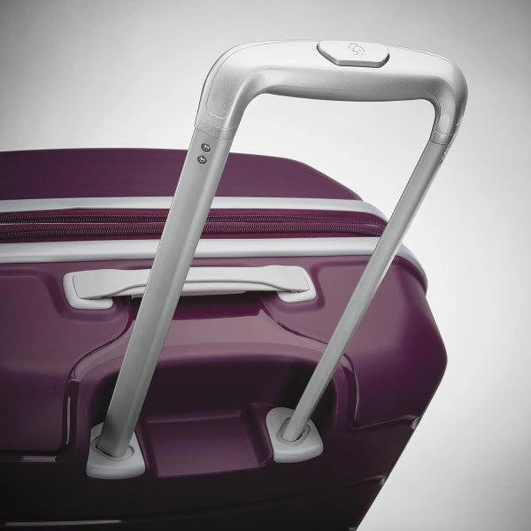 Samsonite Freeform 21" Carry-On Spinner