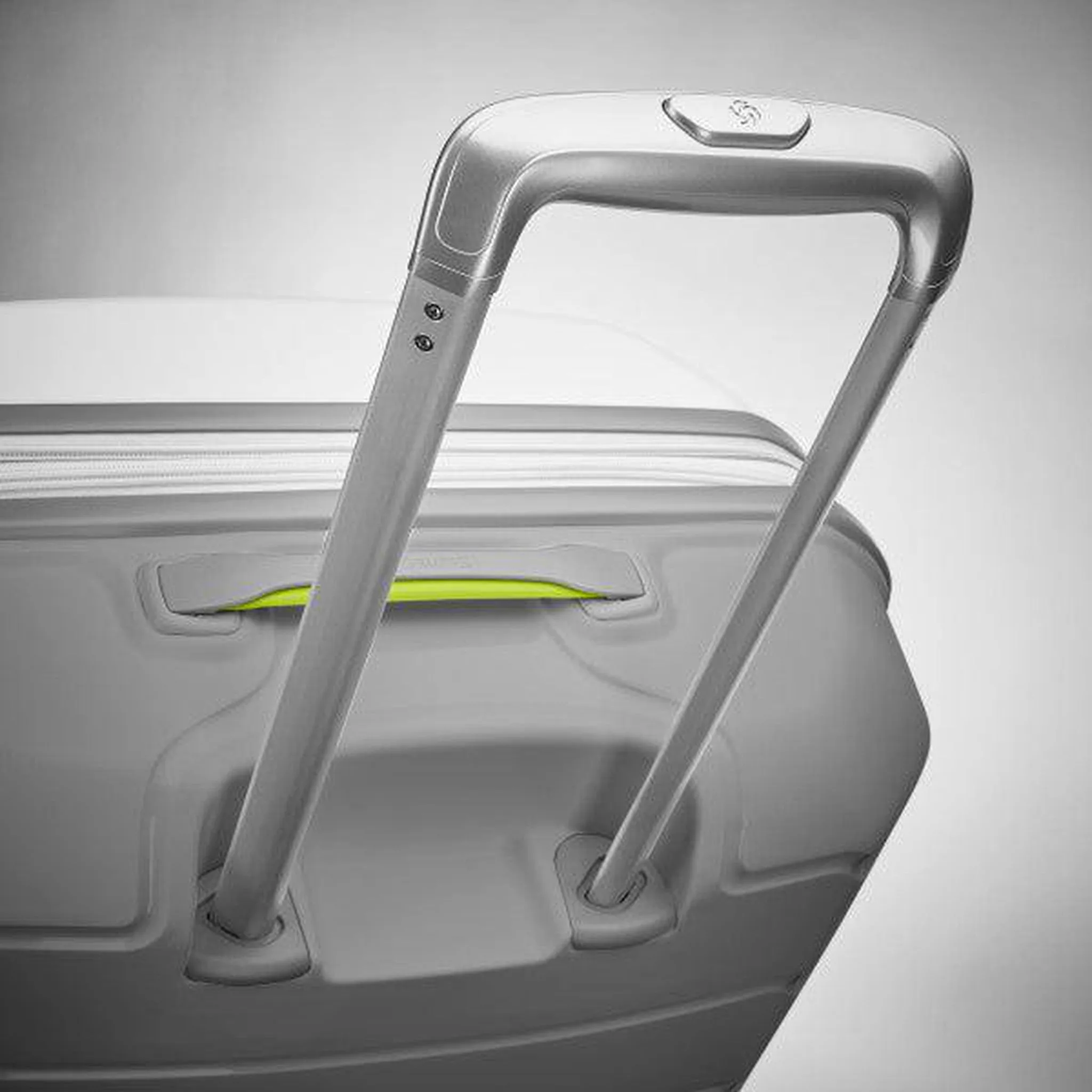 Samsonite Freeform 21" Carry-On Spinner