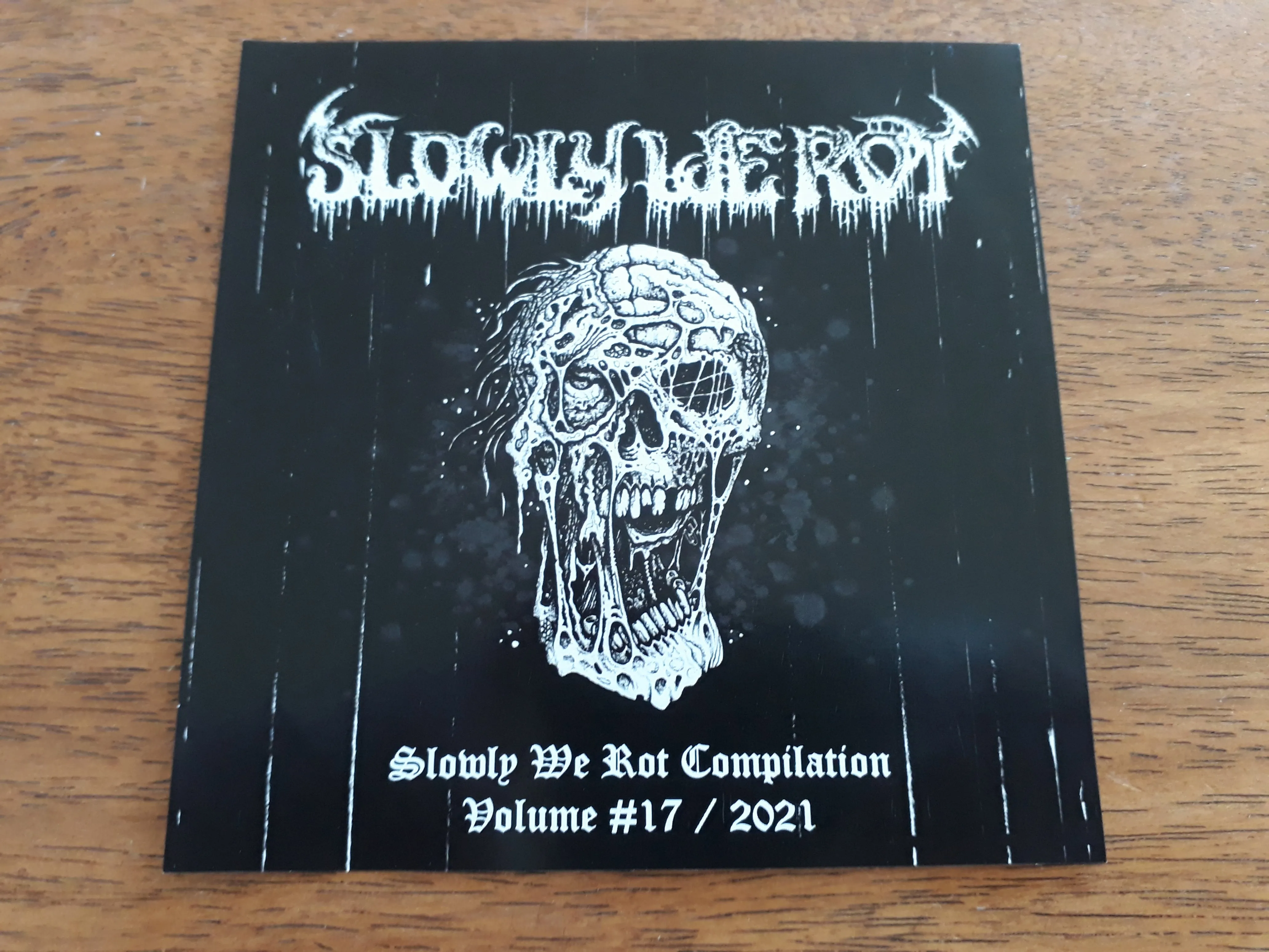 SLOWLY WE ROT Zine #17   CD