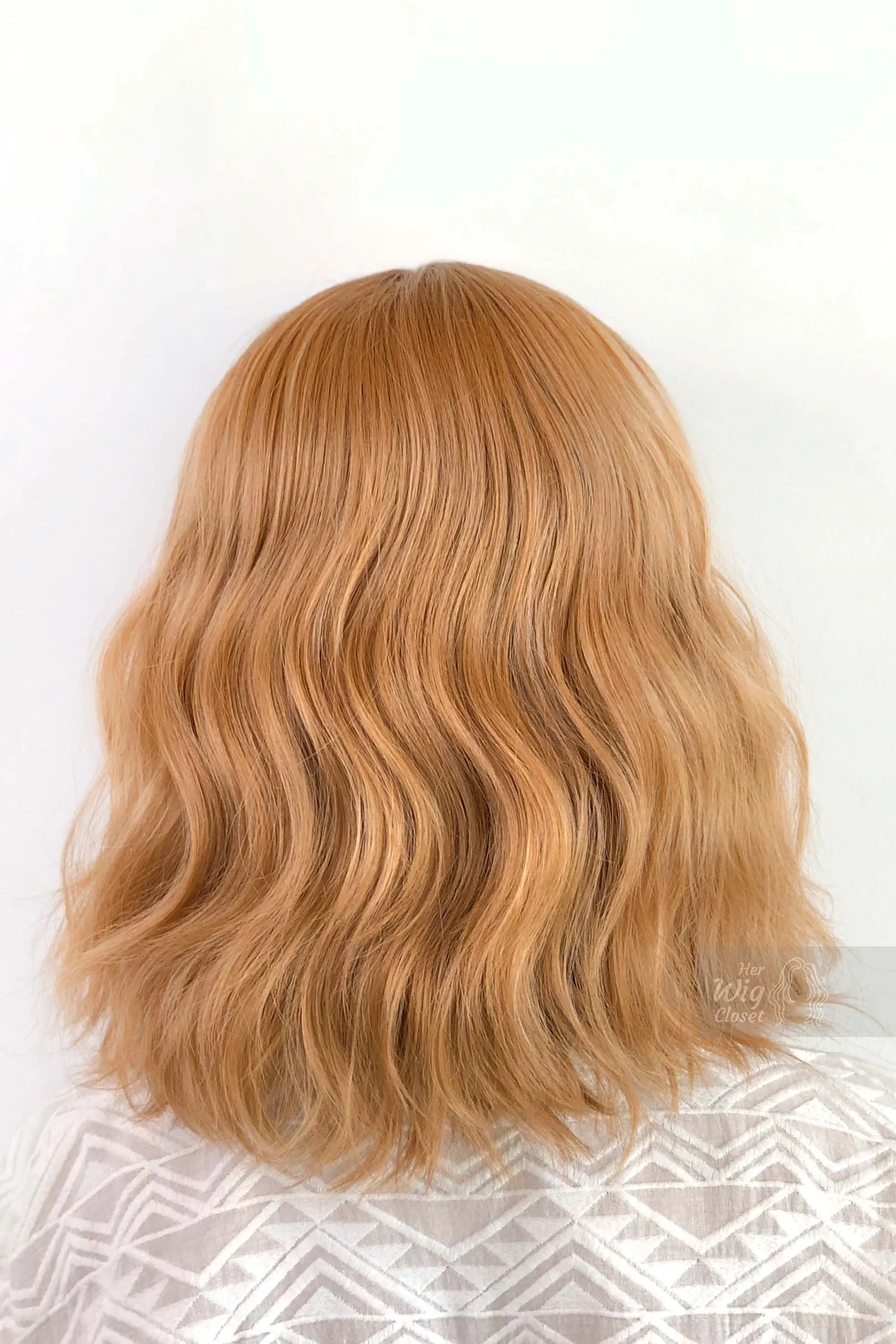 Strawberry Blonde Wavy Synthetic Wig with Bangs Beth Dutton Cosplay Wig Avery