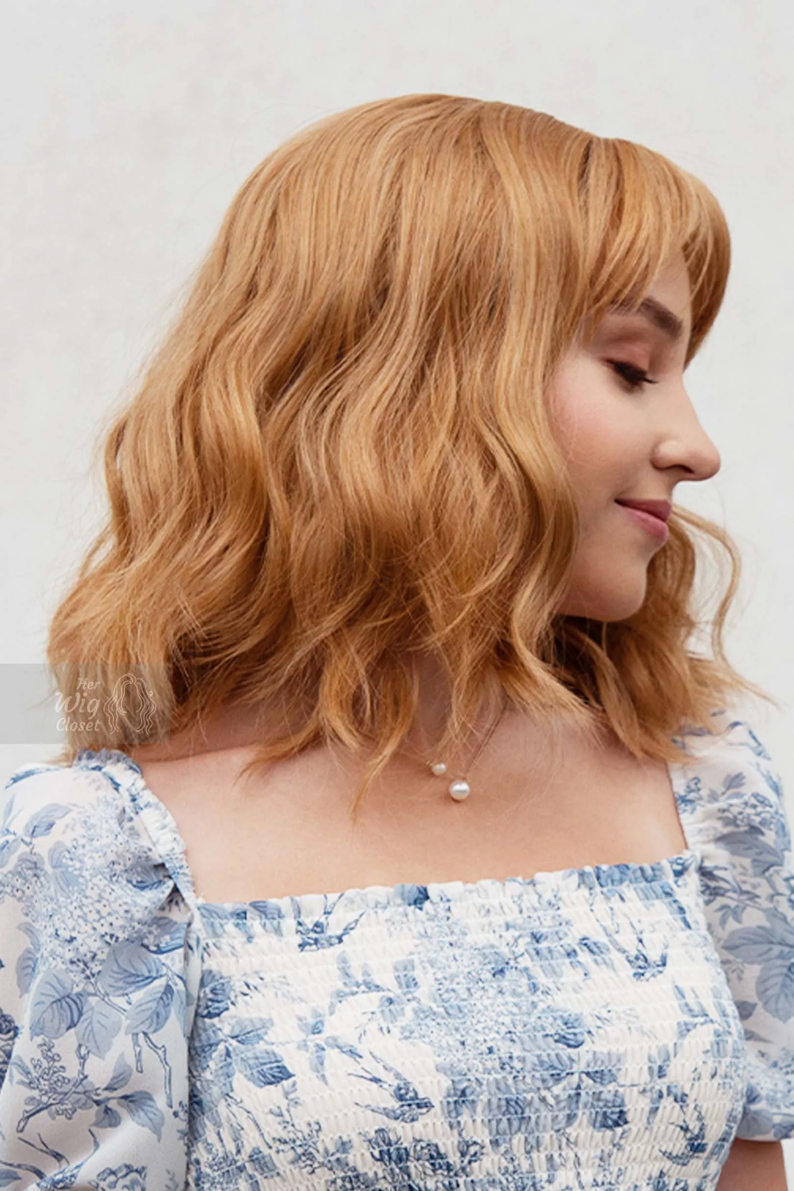 Strawberry Blonde Wavy Synthetic Wig with Bangs Beth Dutton Cosplay Wig Avery