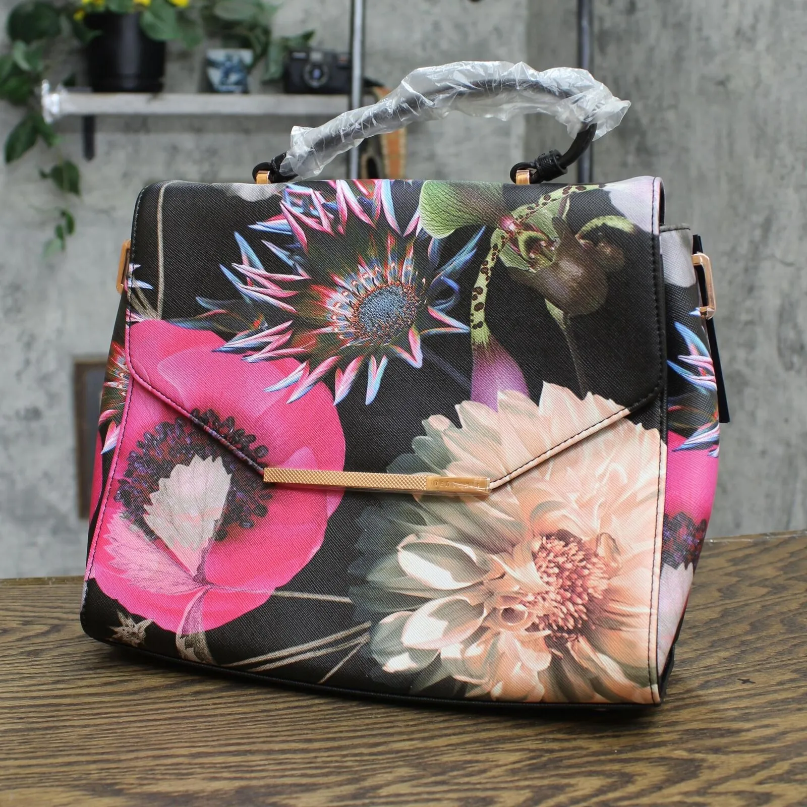 Ted Baker London Womens Large Paulet Neon Tote