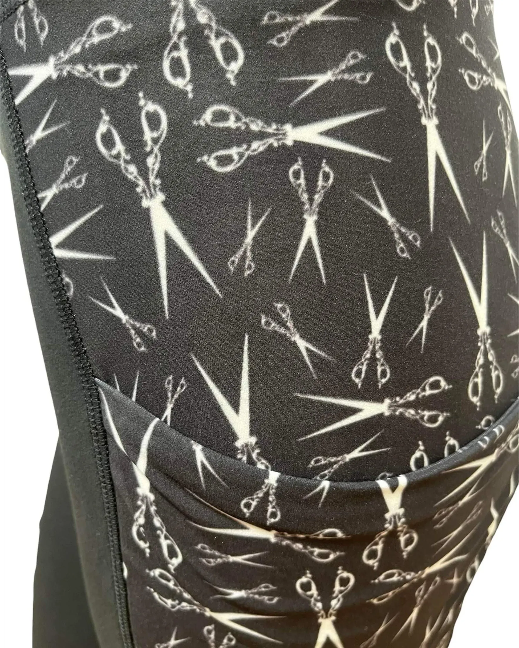 V Shape Pocket Leggings "Scissors"