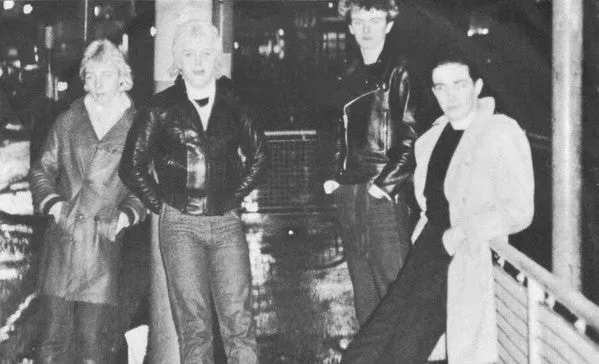 V2 – At The Edge Of Chaos [UK punk 1977-1980 IMPORT]– New LP