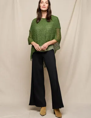 Verdant Flow: Earthy Elegance in Relaxed Layers