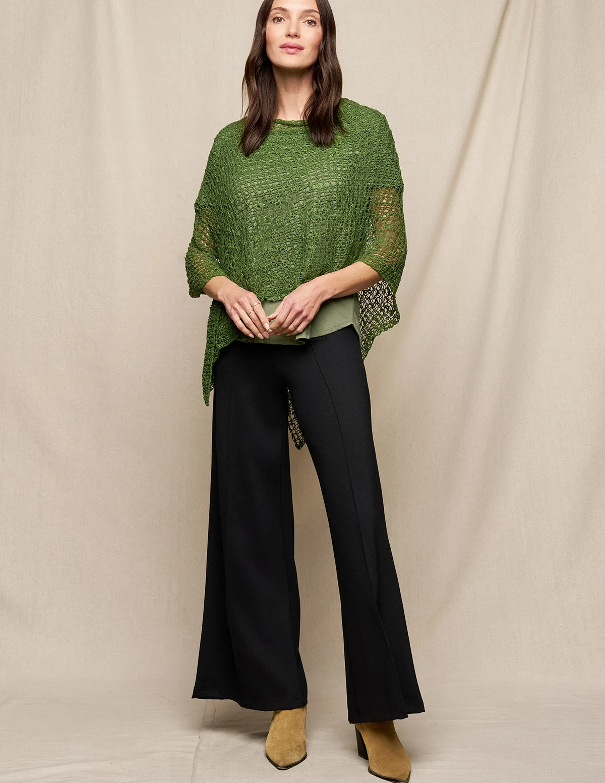 Verdant Flow: Earthy Elegance in Relaxed Layers