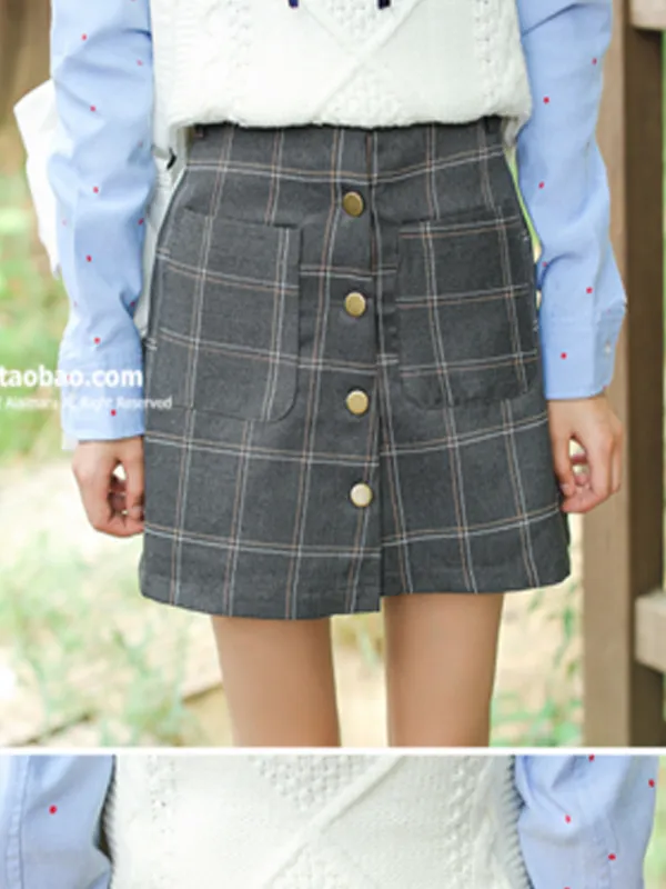 wool buttoned skirt