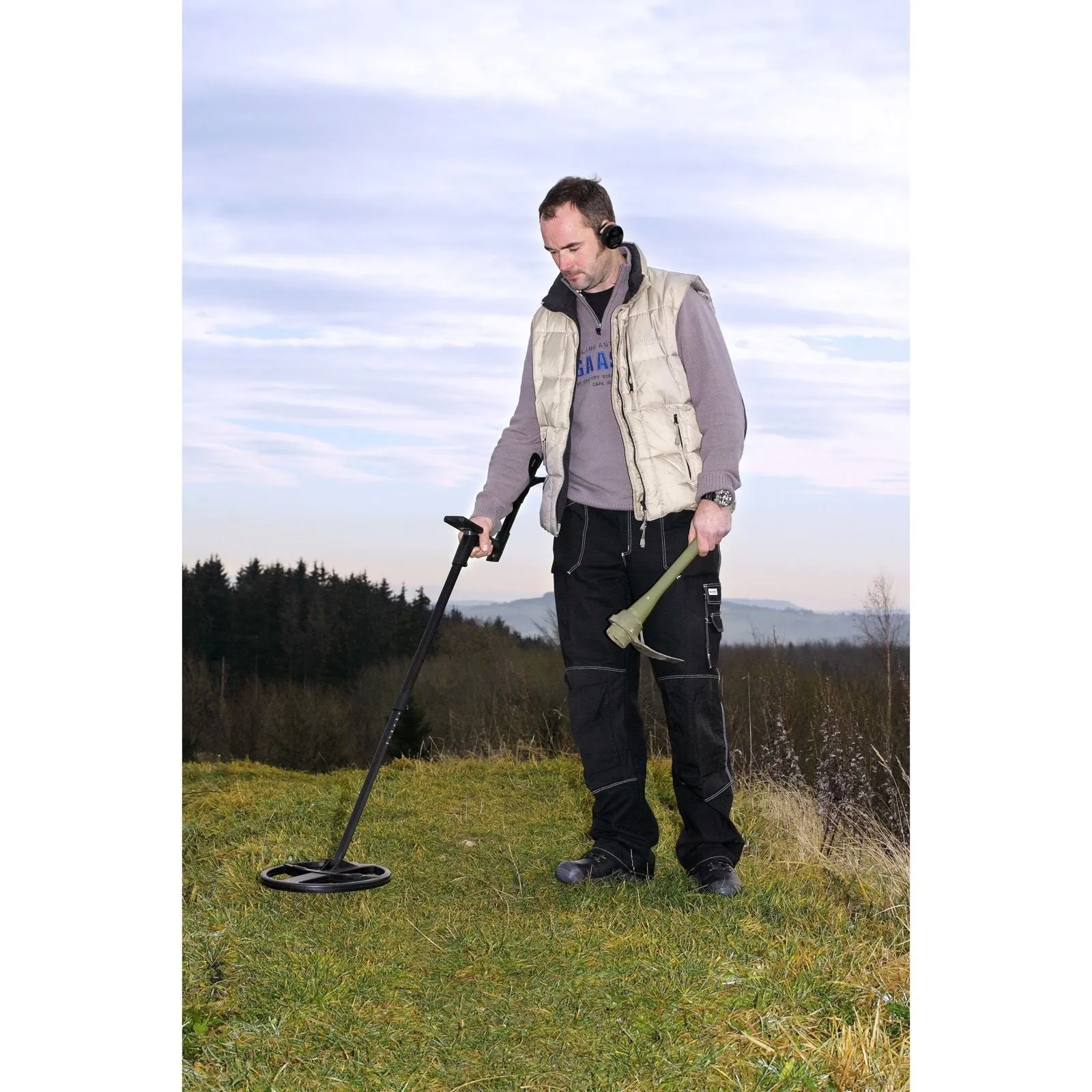 XP Deus Metal Detector w/ Backphone Headphones and 9” X35 Waterproof Search Coil (Open Box)